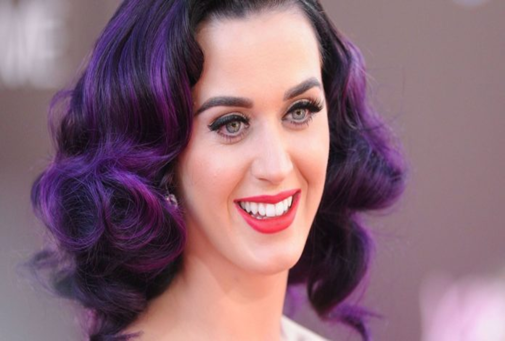 public/uploads/2020/09/How-to-Keep-Purple-Hair-Color-From-Fading-696x392-1.png