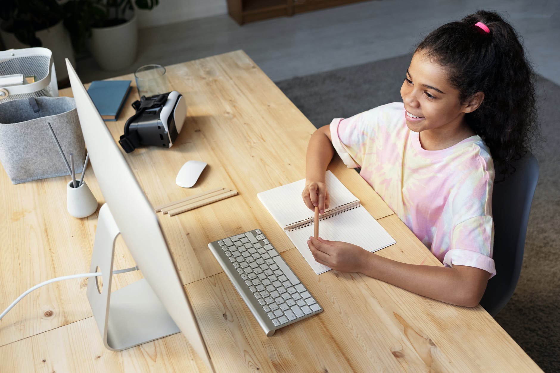 5 Must-Haves of Every Student Attending Online Classes from Home