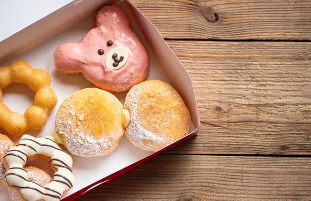 public/uploads/2021/07/different-type-donuts-set-sweet-donuts-paper-donut-box-dessert-snack-food_73523-5581.jpg