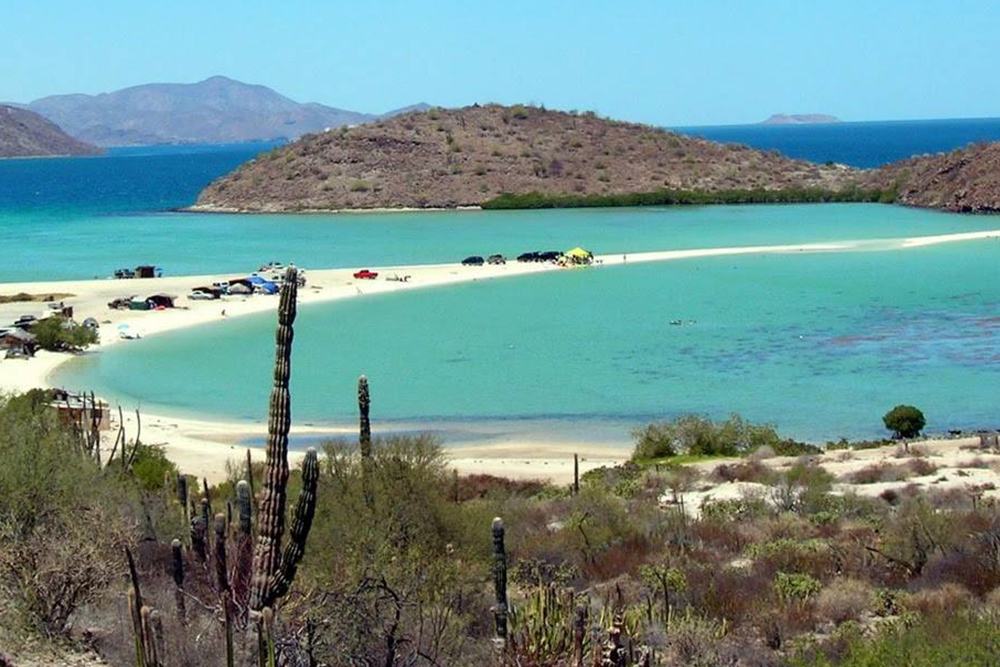 public/uploads/2021/08/playa-el-requeson-beach-islands-of-loreto-mexico-1000x667-1.png