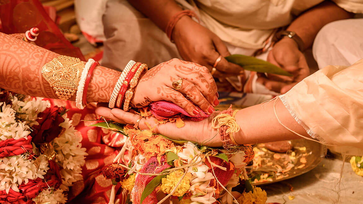 public/uploads/2022/12/The-Top-Pre-Wedding-Rituals-of-A-Hindu-Marriage.jpg